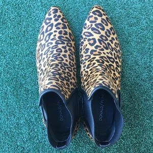 dyla bootie donald pliner